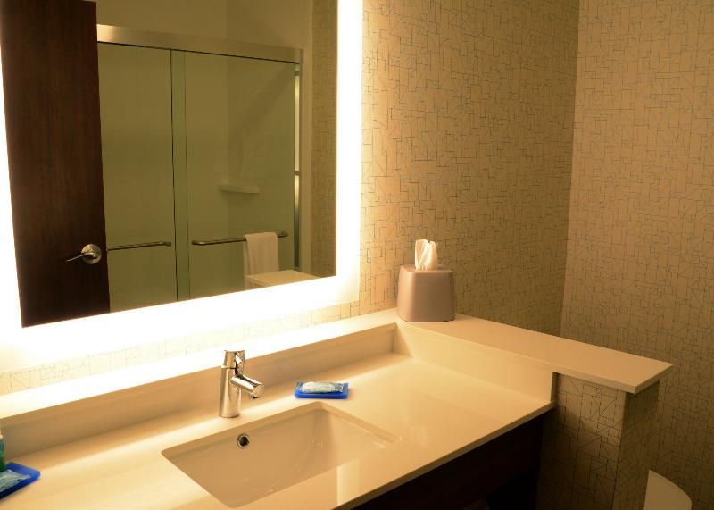 Holiday Inn Express & Suites - Pittsburgh - Monroeville By Ihg Exterior photo